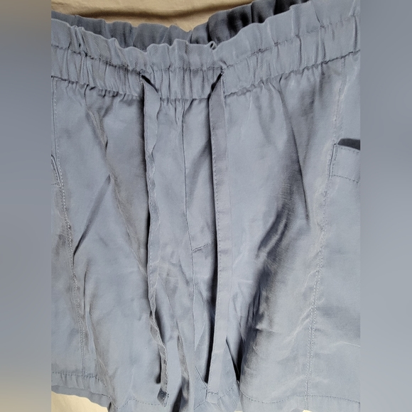 Old Navy women's small two pocket lightweight drawstring shorts super cute 😍 💕 - Picture 2 of 6